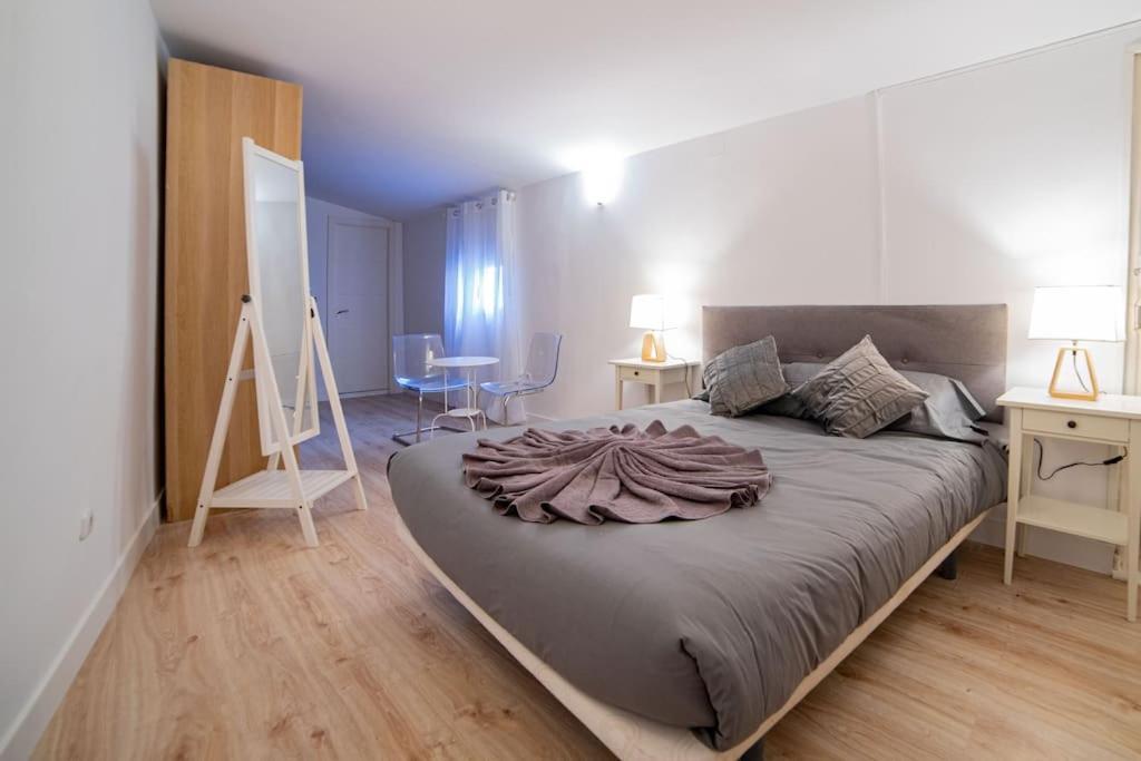 Cozy Apartment Plaza Espana I Renovated 3Br 2Bh Madrid Bagian luar foto