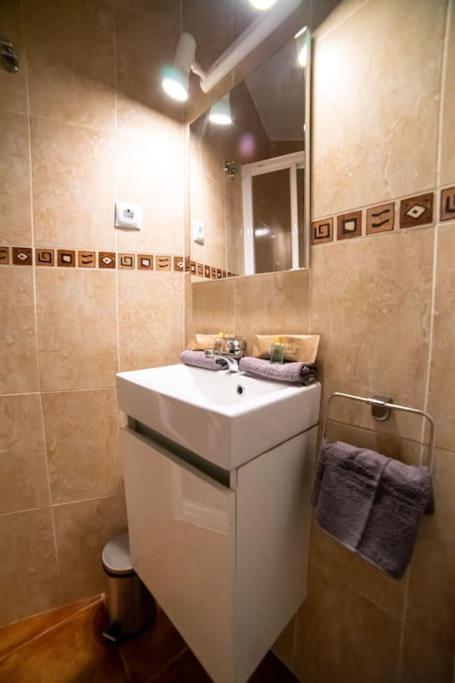 Cozy Apartment Plaza Espana I Renovated 3Br 2Bh Madrid Bagian luar foto